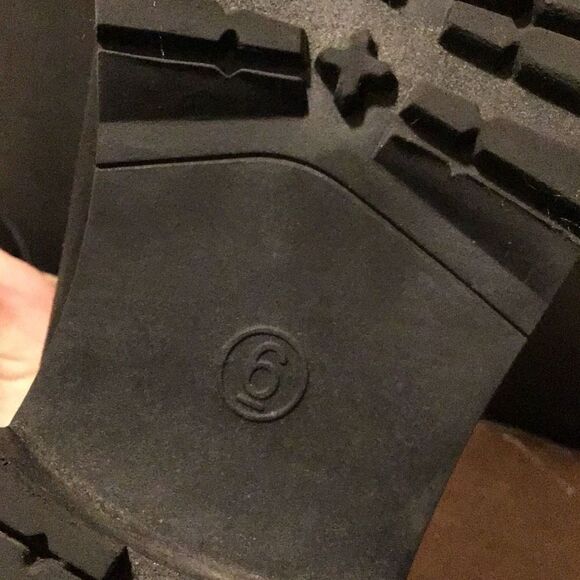 Like new boots, combat style by universal thread, size 6 - Picture 6 of 9